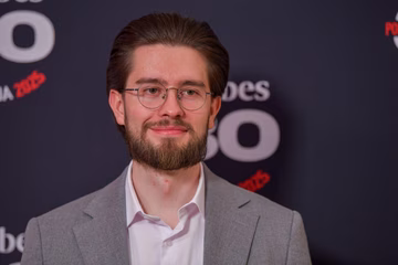 Mladi Slovenec prepričal vlagatelje in dobil zajeten kup denarja