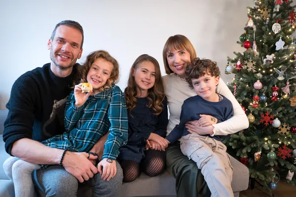 Nalezljiva dobra volja Maroltovih: "Popolne družine ni, obstaja pa srečna" (VIDEO)