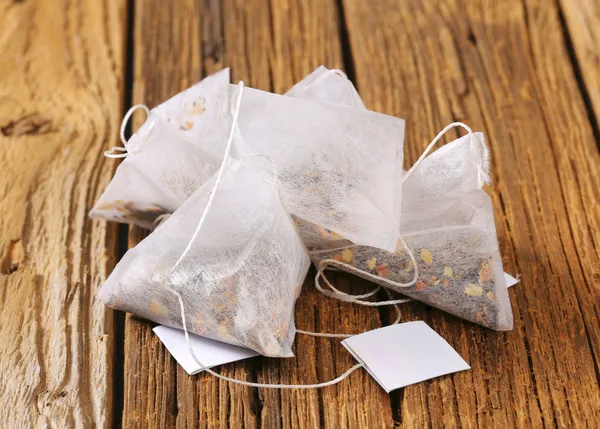 Zakaj rabljene čajne vrečke ne bi smeli takoj vreči v smeti