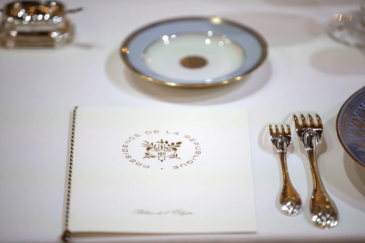 Sojenje naj bi razkrilo, kaj se je dogajalo za zaprtimi vrati Elizejske palače