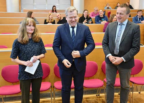 Podpis pogodbe o sofinanciranju Centra za tehnologije genske in celične terapije