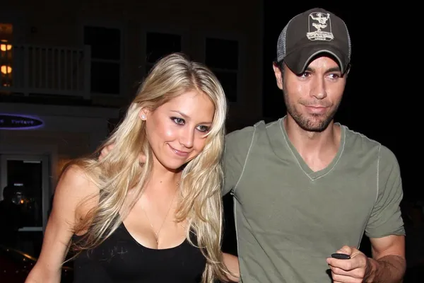 Enrique Iglesias in Ana Kurnikova sta se razveselila četrtega otroka
