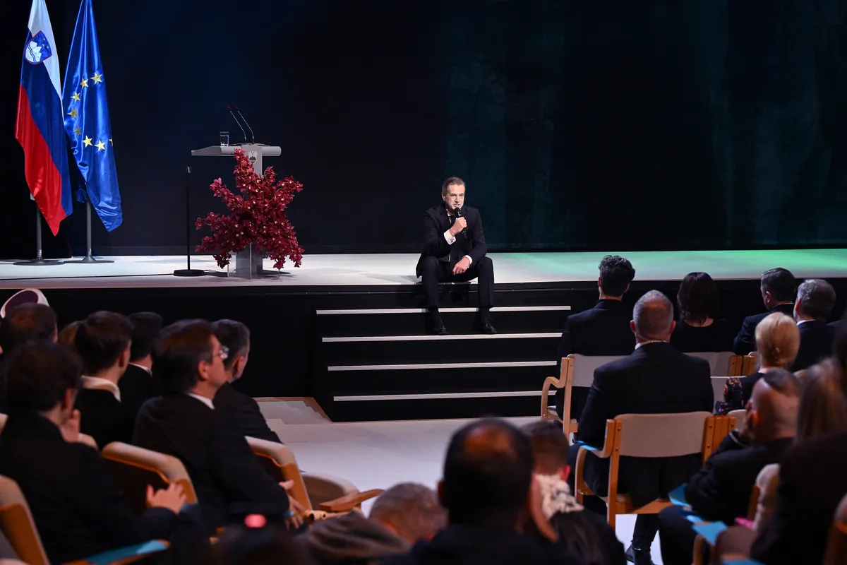 Premier Golob na državni proslavi: "Zveni kot utopija? Naj postane raje strategija"