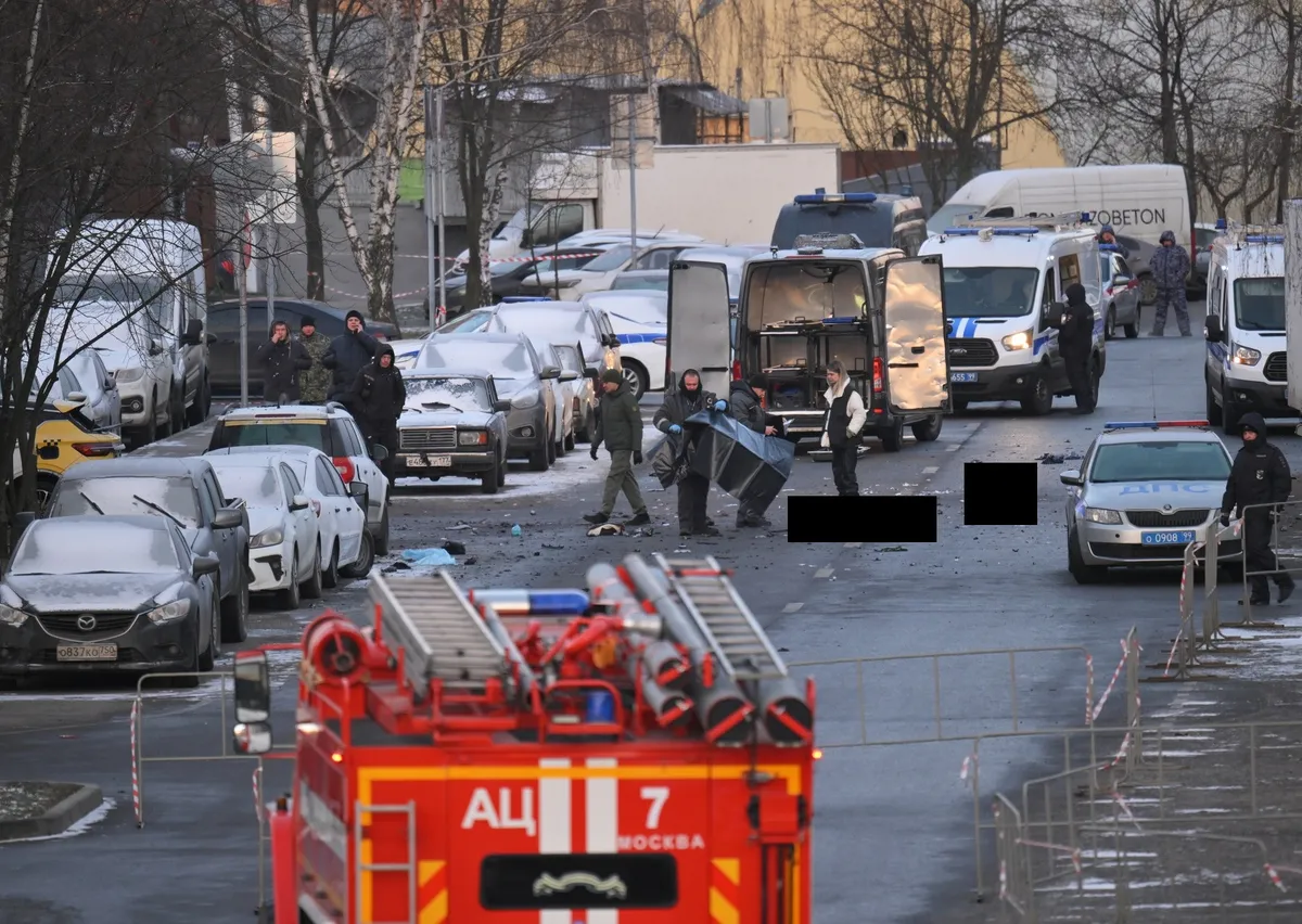 V Moskvi znova odjeknila eksplozija, umrle tri osebe, od tega dva policista