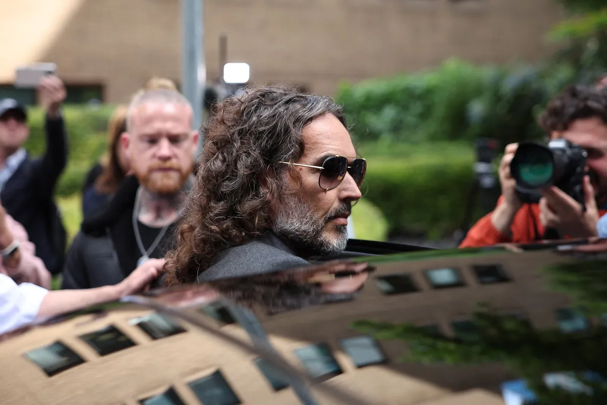 Russell Brand deležen novih obtožb posilstva in spolnih napadov