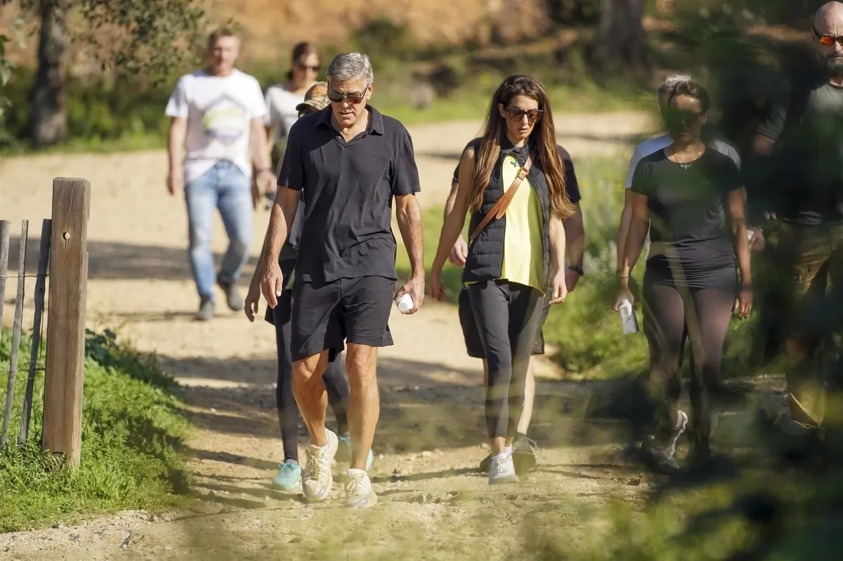 Zaradi požarov v Franciji sta se morala umakniti tudi zakonca Clooney