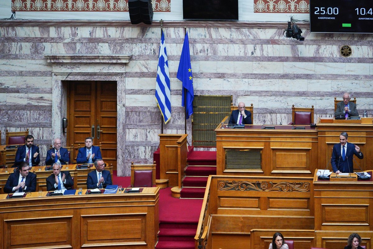 Zaradi afere z evropskim denarjem menjave na visokih položajih v grški vladi