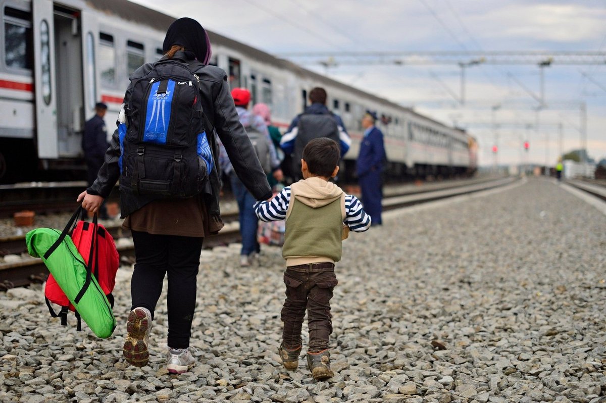 EU dokončno potrdila strožja pravila za vračanje migrantov, možni tudi centri zunaj unije