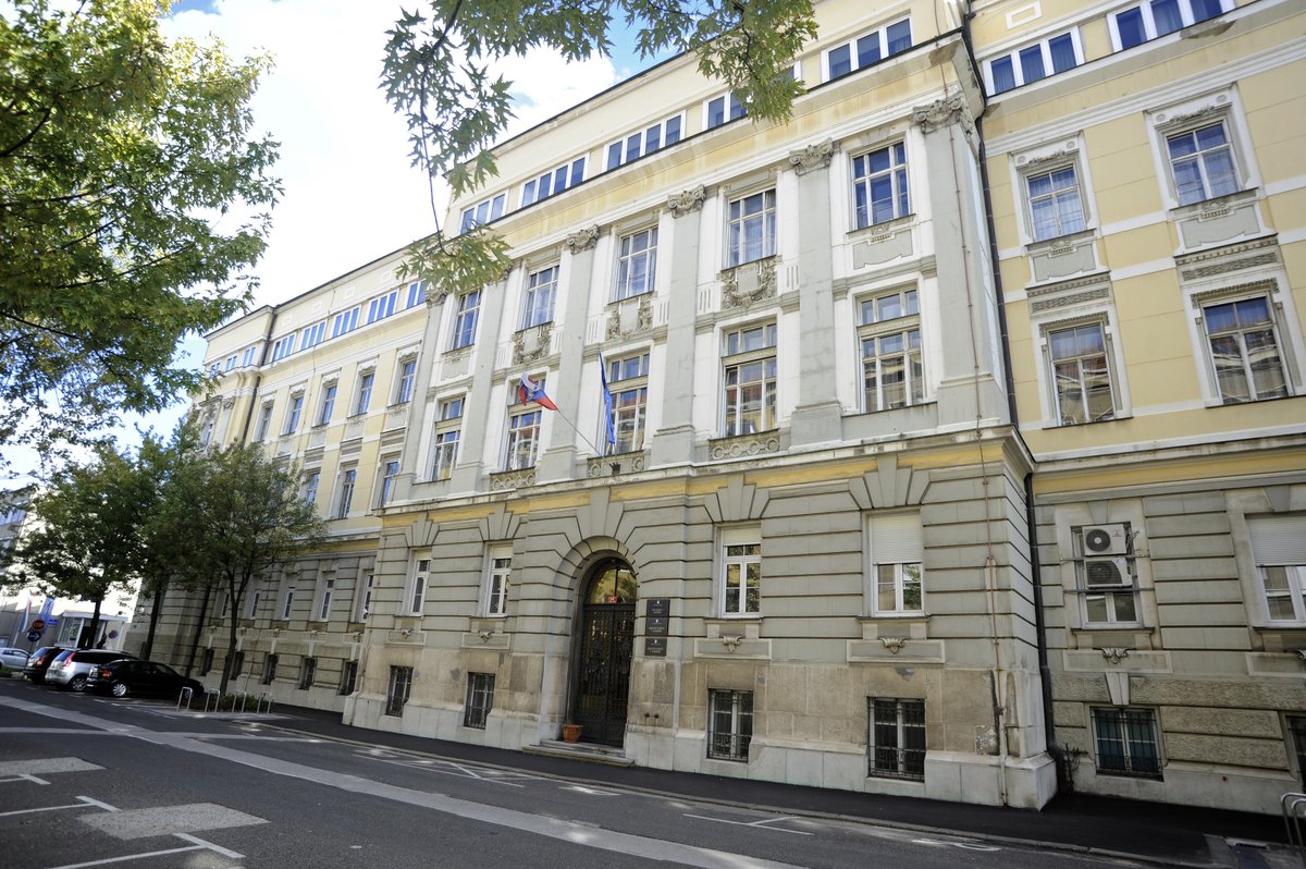 V Mariboru nadaljevanje sojenja v primeru domnevnega poskusa podkupovanja zdravnika