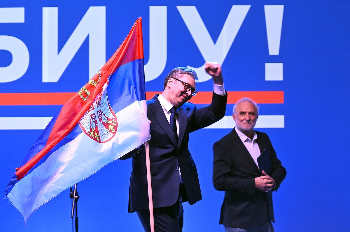 Vučić: Srbija po več kot desetletju ponovno uvaja obvezno služenje vojaškega roka