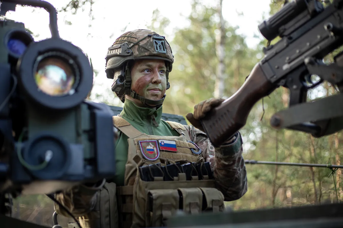 Slovenija lani za obrambo namenila 2,04 odstotka BDP