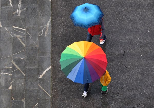 Za Primorsko velja oranžno opozorilo, pade lahko precej dežja. Kdaj se vrača sonce