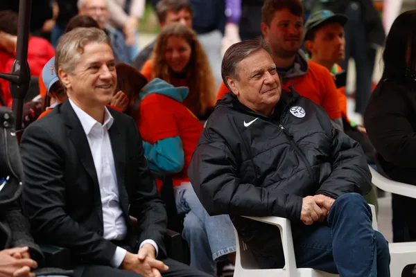 Janković o premierju Golobu na občinski zabavi: Ni nikjer skakal, jaz sem ga povabil