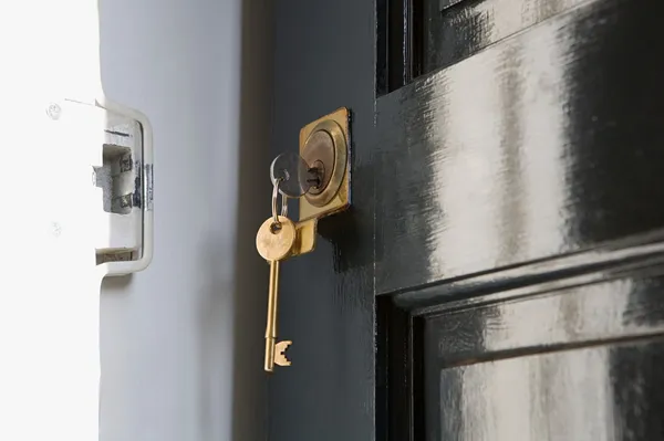 Puščate ključ v ključavnici? To vas lahko drago stane