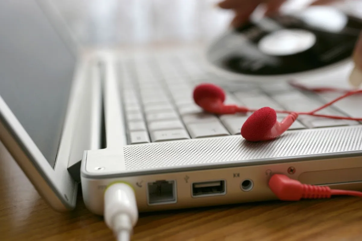 Test slušalk: skoraj polovica jih vsebuje nezaželene kemikalije