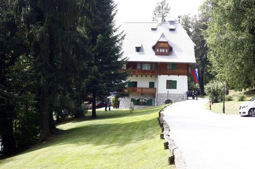 Vila Zlatorog, Bled, blejsko jezero