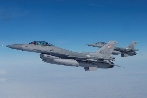 lovsko letalo, f-16, nato