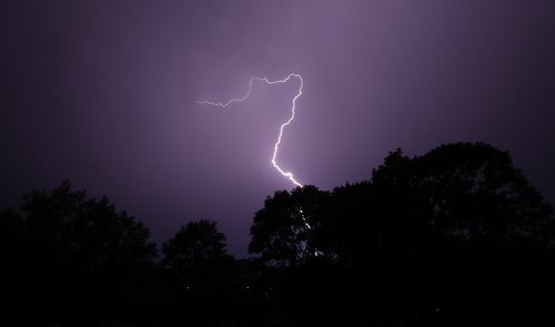 nevihta, ljubljana, strela