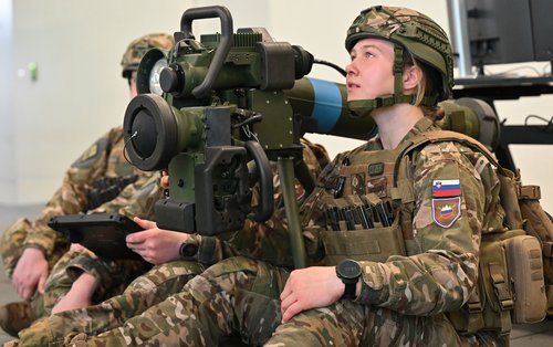 borut sajovic, vojašnica, orožje