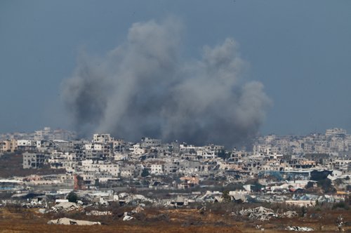 Iz Gaze se po napadu dviga dim