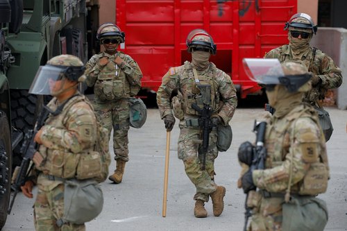 Kalifornijska nacionalna garda že prispela v Los Angeles