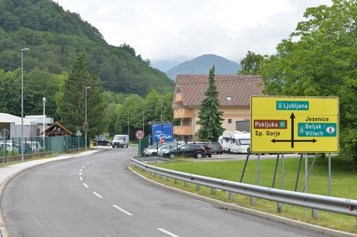 Omejitev hitrosti in radar na robu Blejske Dobrave