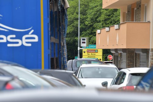 Omejitev hitrosti in radar na robu Blejske Dobrave