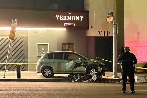 V Los Angelesu voznik zapeljal v množico