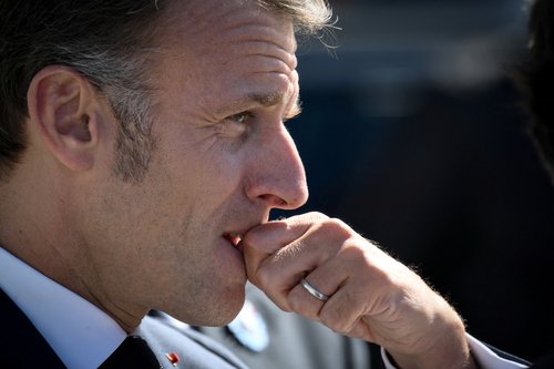 Zaskrbljeni Emmanuel Macron