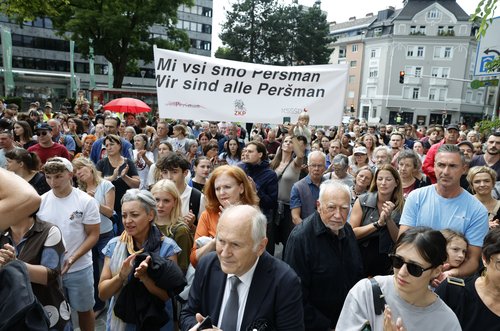 Protest v Celovcu po nedavni raciji na antifačističnem taboru