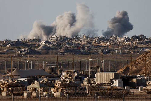 Izraelski tanki na meji z Gazo