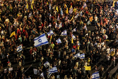 Demonstracije v Jeruzalemu za dogovor o izpustitvi talcev in konec vojne v Gazi