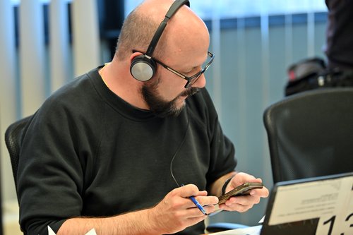 Slovenija Ljubljana, 28.05/2025 28. Maj 32025Robert Golob je obiskal Klicni center 114, politika, družba, Luka Mesec, Simon Maljevac, Foto: Igor Kupljenik/F.A.Bobo