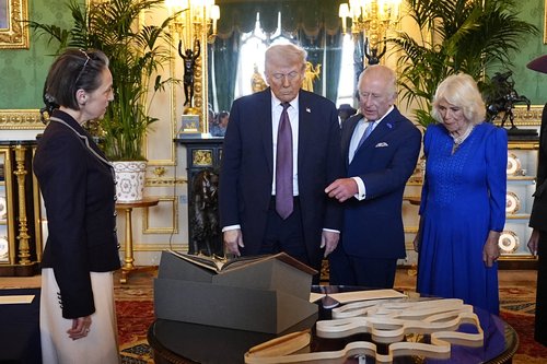 Donald Trump na obisku britanske kraljeve družine