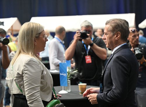 Slovenija, Koper, 20.09.2025, 20. september 2025 Kongres stranke Svoboda. politika, Robert Golob, stranka, Tina Gaber Golob Foto:Žiga Živulović jr./F.A.Bobo