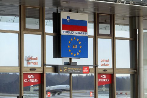 brnik, zeleno, digitalno, potrdilo, omikron