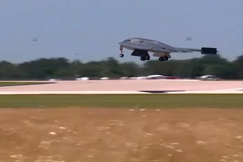 Ameriški bombnik B-2 se je varno vrnil v ZDA