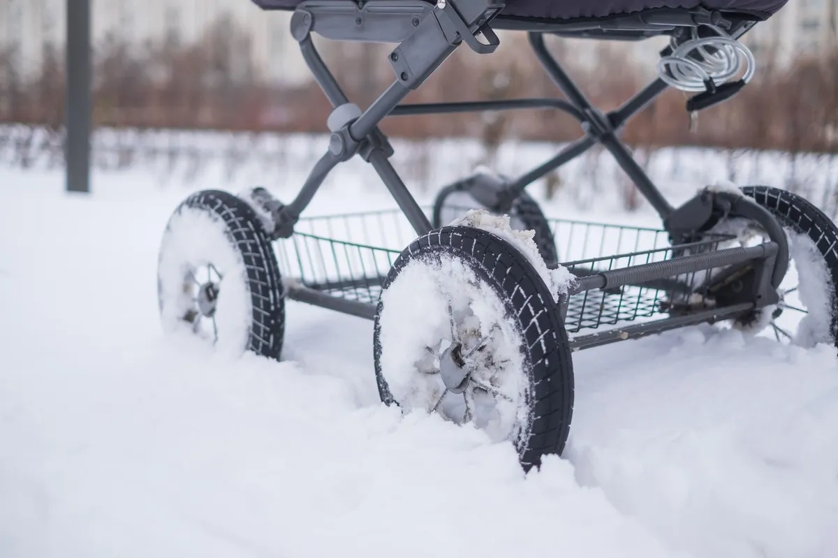 Stoleten skandinavski običaj, ki bi nekatere starše po svetu pognal v paniko