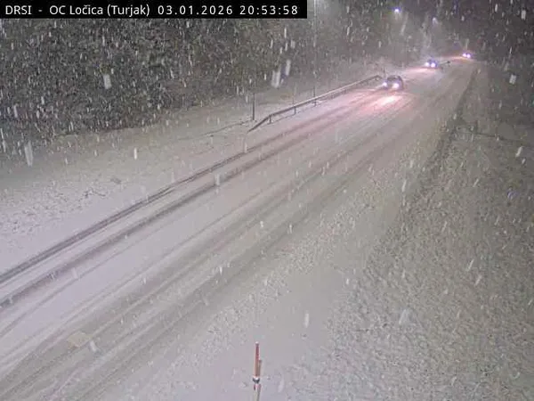 Ponekod po Sloveniji sneži: spremljajte, kako se premikajo padavine