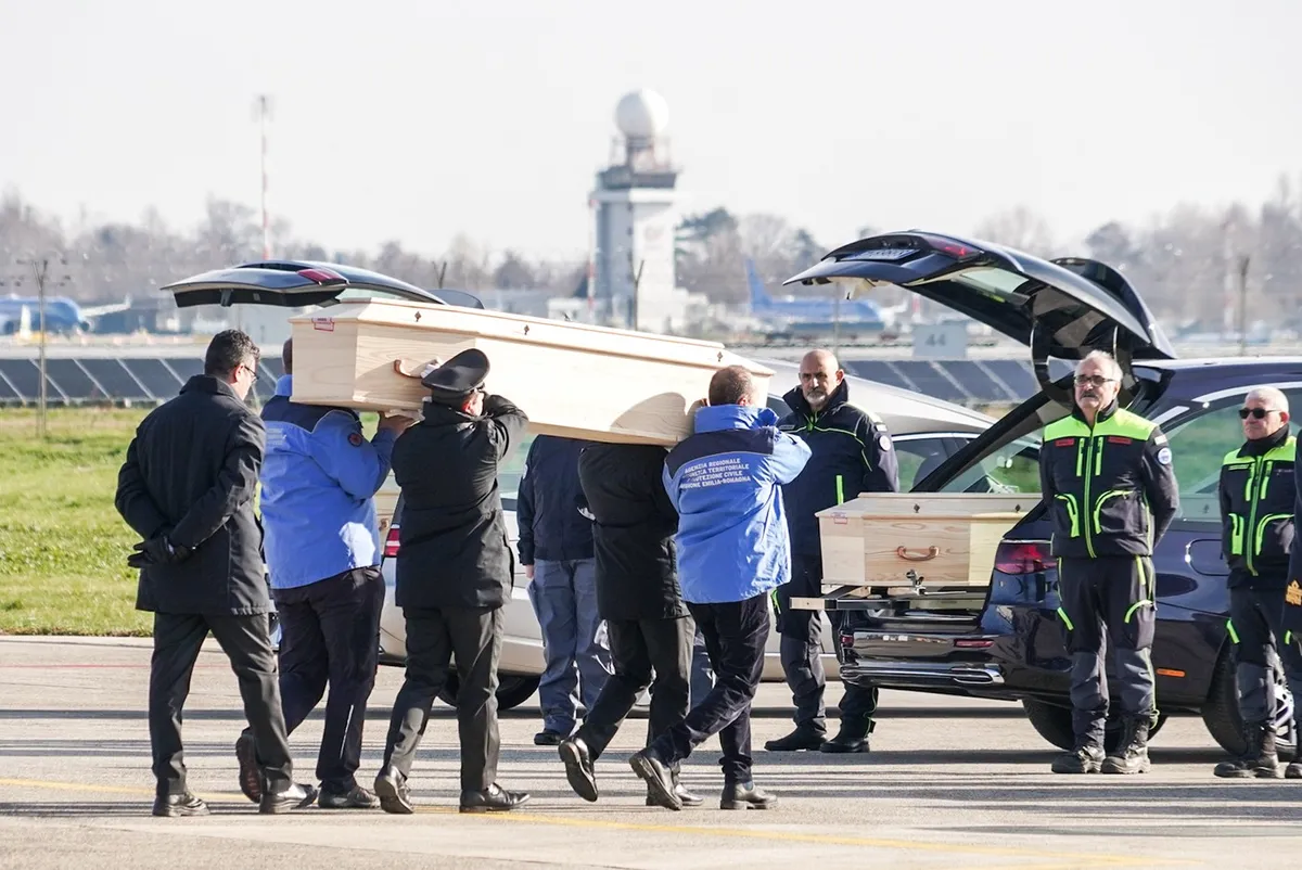 Po požaru v švicarski Crans Montani so v Italijo prepeljali trupla petih najstnikov