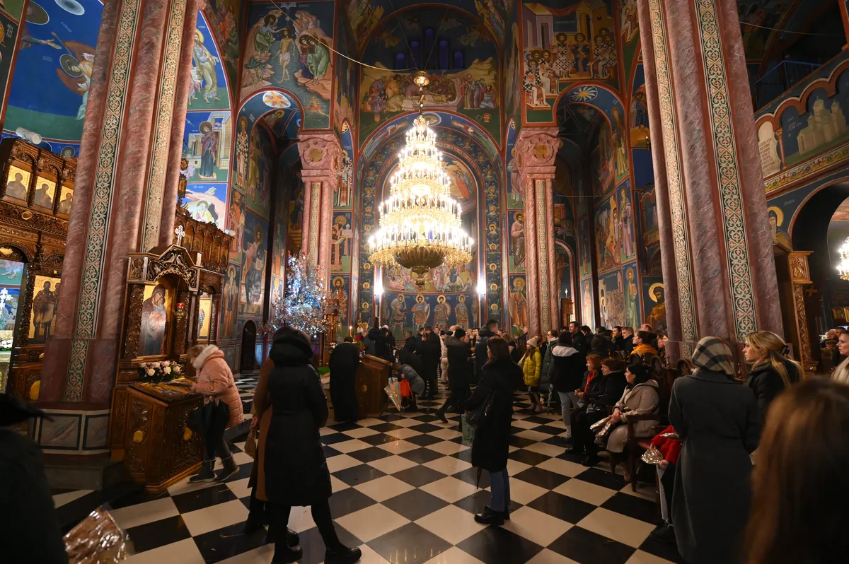 Pravoslavni verniki bodo v krogu družine obeležili badnji dan