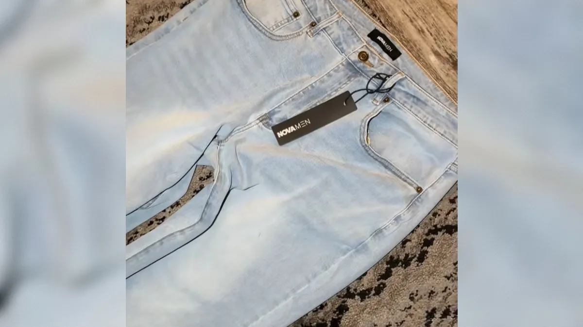 Prek spleta naročila kavbojke, rezultat je nasmejal milijone