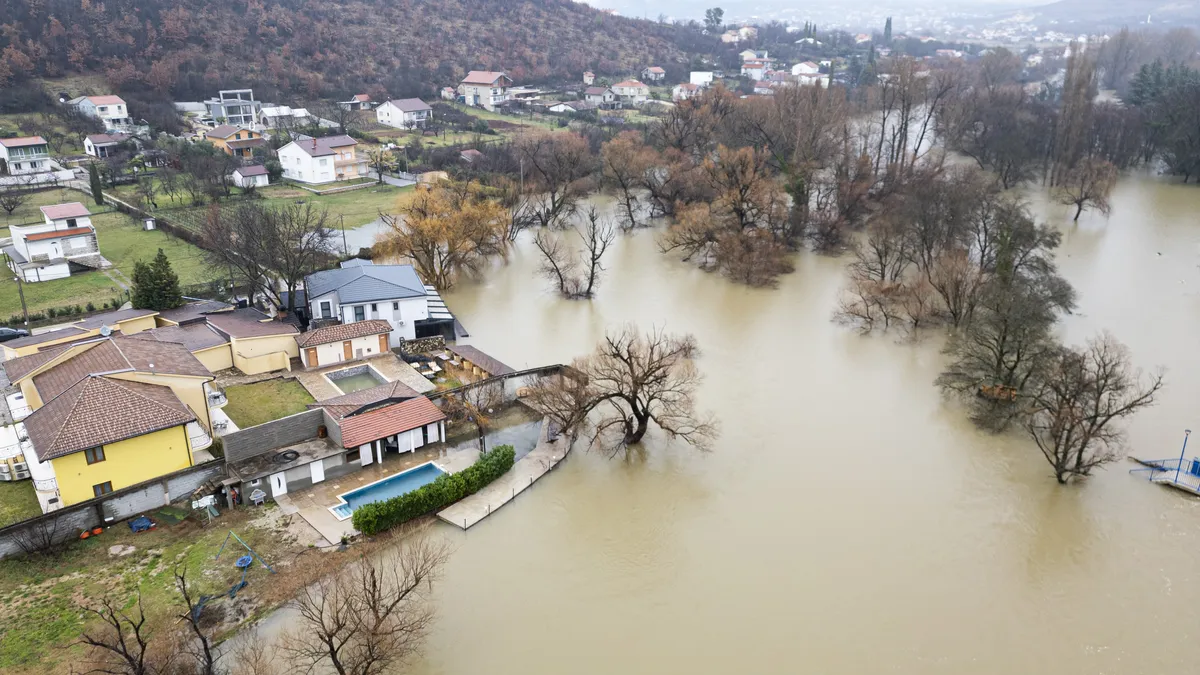 Zahodni Balkan v primežu obilnih padavin: sneg, poplave in izredne razmere