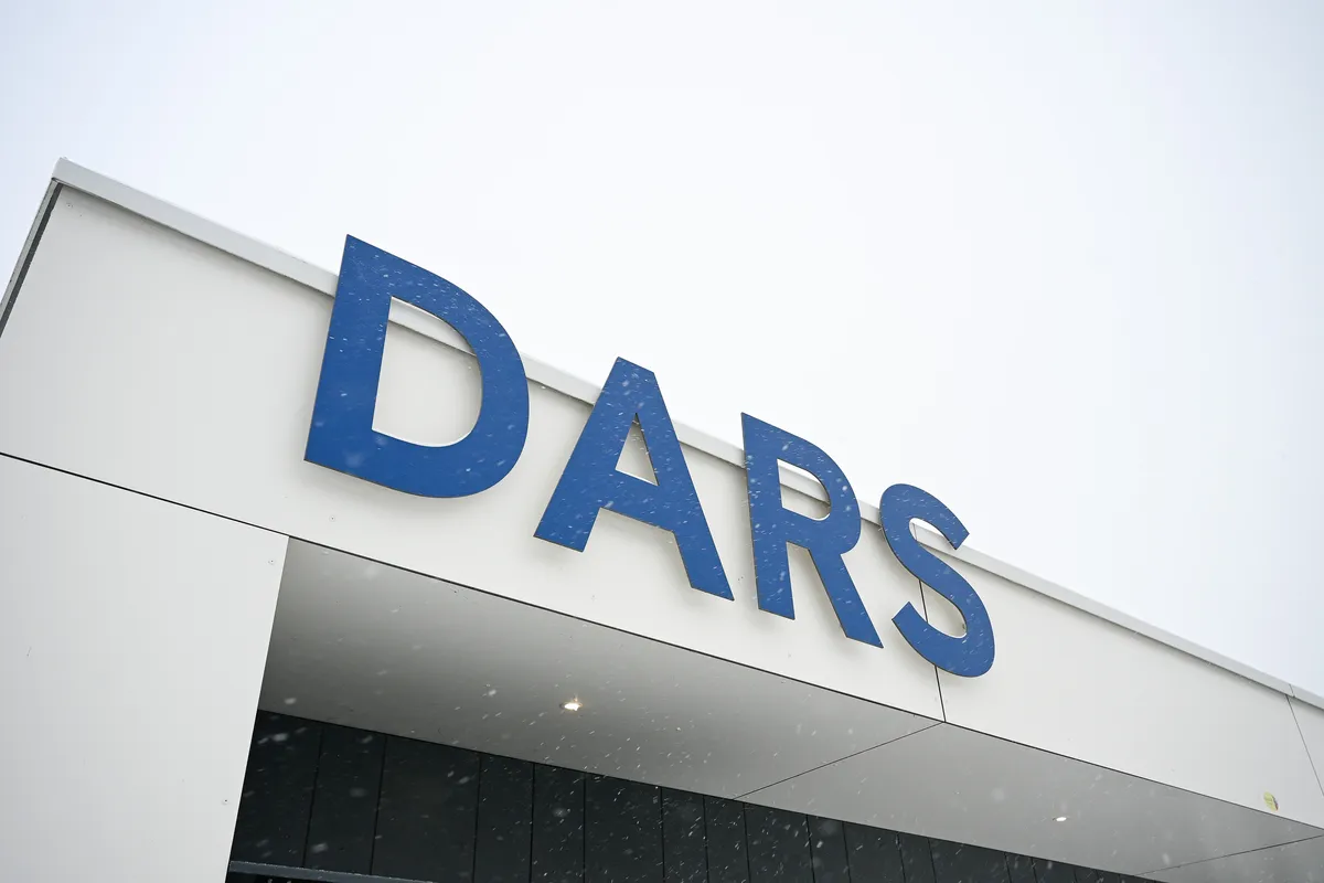 Dars pod drobnogledom: novo poslovno stavbo naj bi
