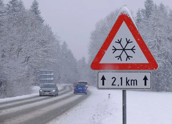 Vremenoslovci pojasnili pričakovano dogajanje: za del države velja oranžno, drugod rumeno opozorilo