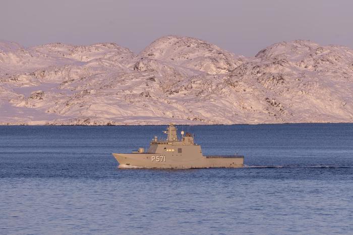 Evropska protiofenziva Trumpovim apetitom po Grenladiji: diplomati so mu sesuli argument, voditelji pa o napotitvi sil na otok?