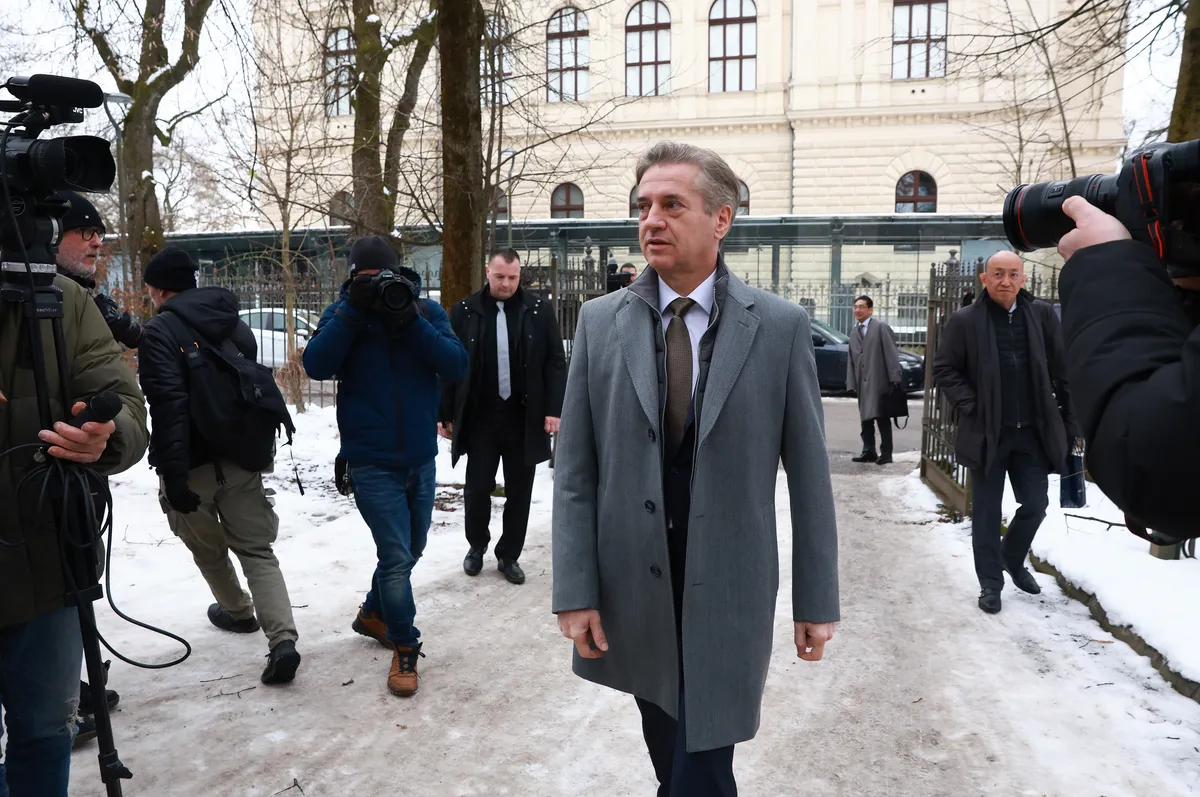 Kosilo, na katerega je povabil Robert Golob, se je začelo. Kaj pričakujejo prvaki levih strank?