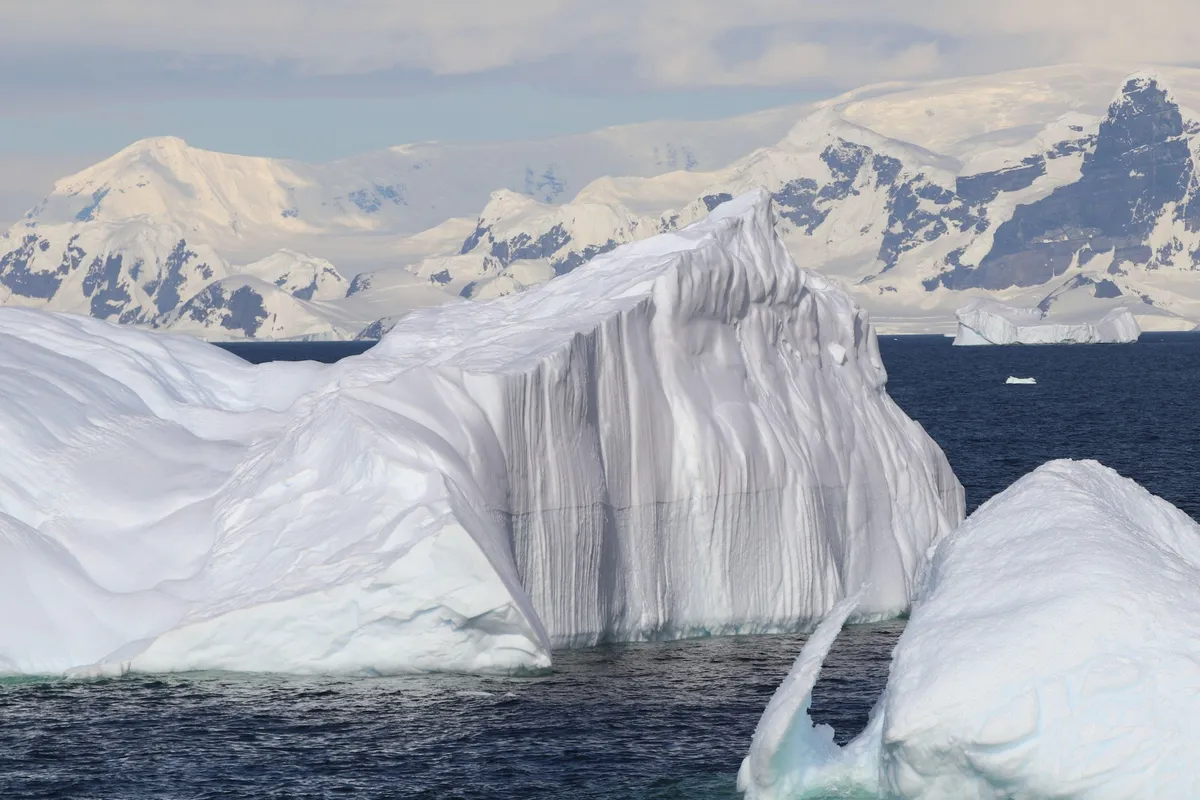 Na Antarktiki odprli ledeni arhiv, kamor so shranili led z ogroženih ledenikov