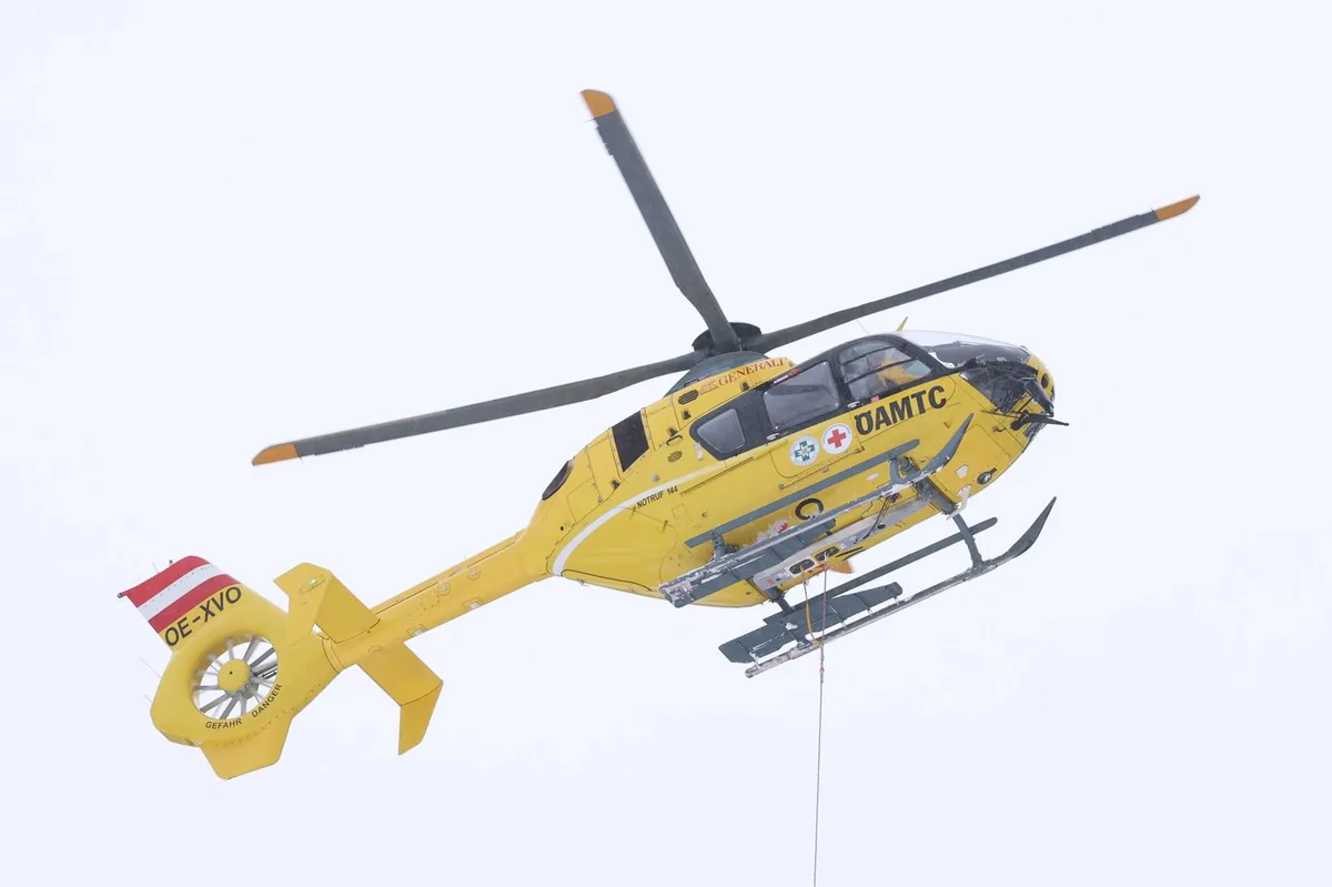 V Avstriji pod snežnimi plazovi umrli smučarka in štirje pohodniki