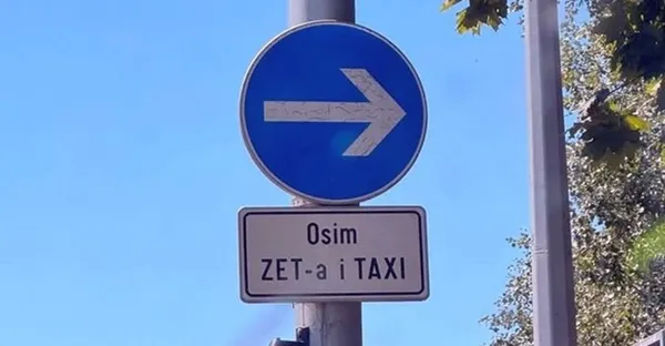 Mimoidoče presenetil napis na prometnem znaku. Ali gre za diskriminacijo? (FOTO)